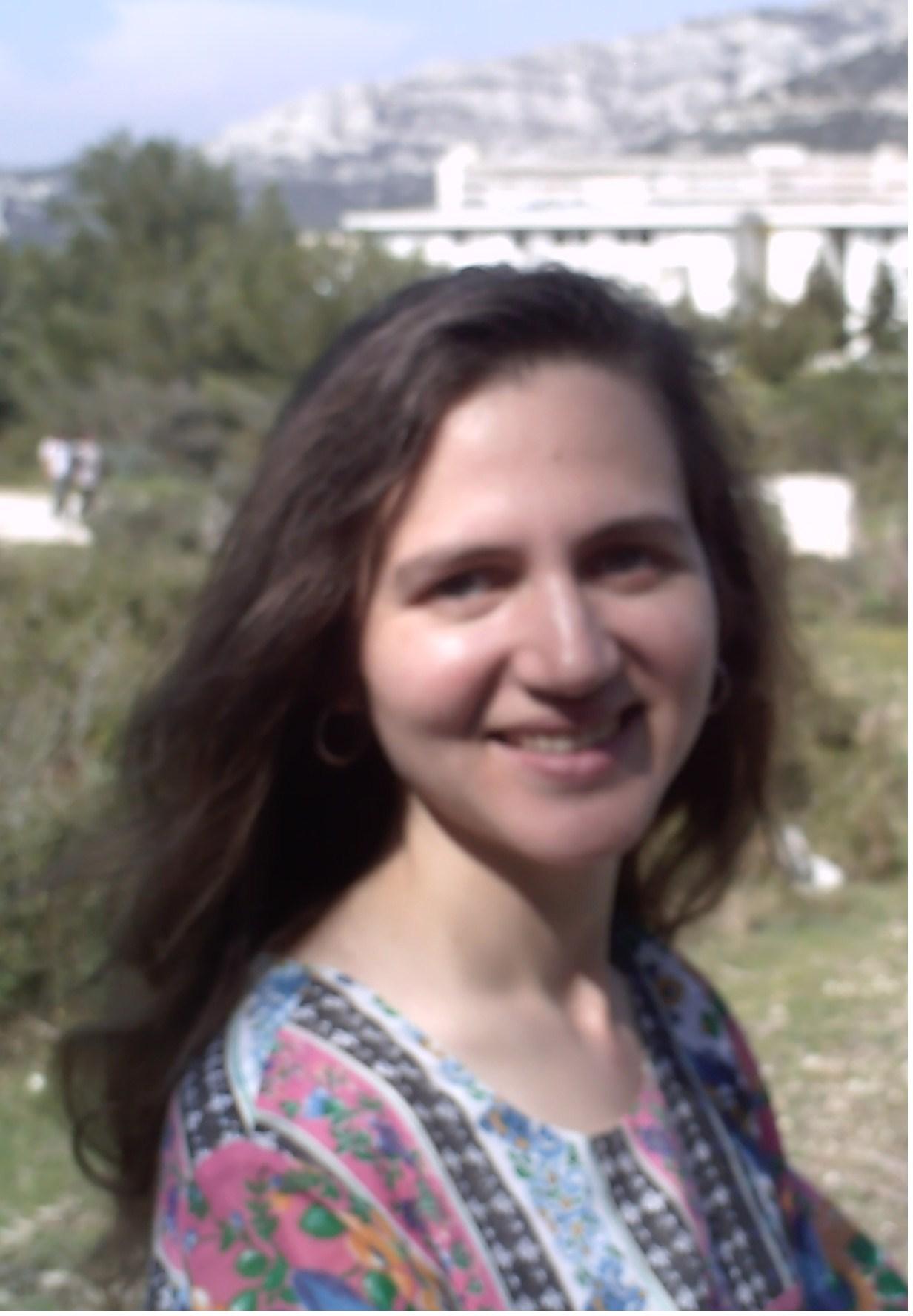 Nadiya Prunier-Grechykhina traducteur-interprète français-russe, anglais-russe, espagnol-russe, traduction en russe, interprétation, interprétariat, localisation, référencement naturel des sites Web, accompagnement, visites touristiques, dévéloppement de sociétés, cours de russe